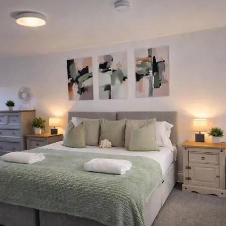 펜션 Boutique House- Spacious & Stylish With Free Parking