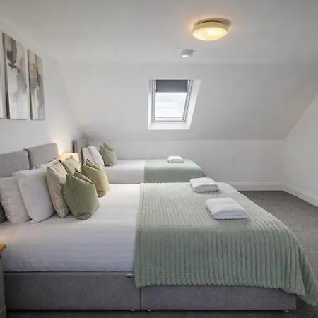Boutique House- Spacious & Stylish With Free Parking Tatil Evi York