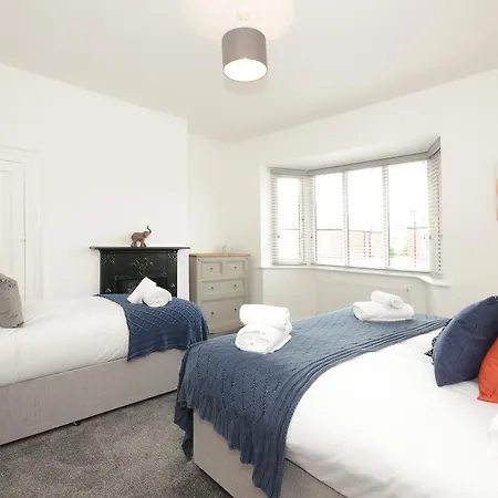 Boutique House- Spacious & Stylish With Free Parking *