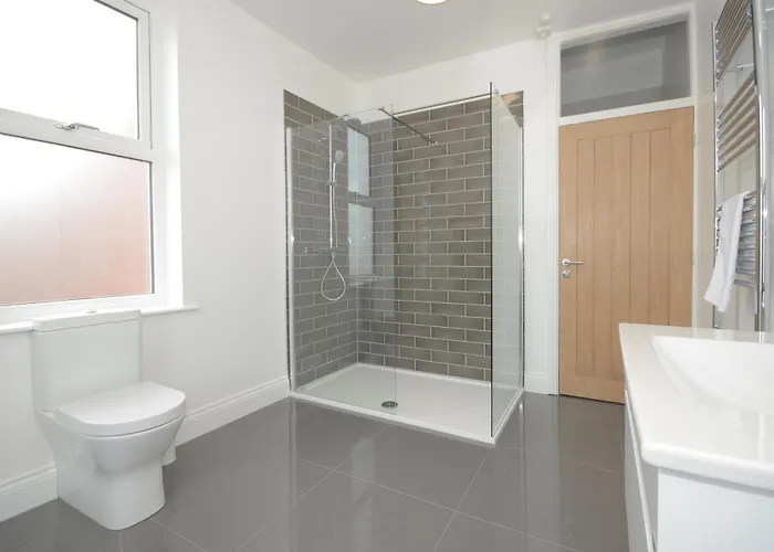 Boutique House- Spacious & Stylish With Free Parking Nyaraló *