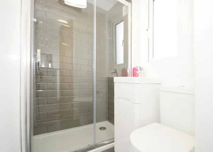 Nyaraló Boutique House- Spacious & Stylish With Free Parking York