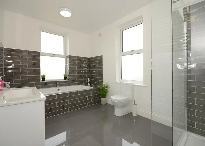 Boutique House- Spacious & Stylish With Free Parking Casa vacanze *