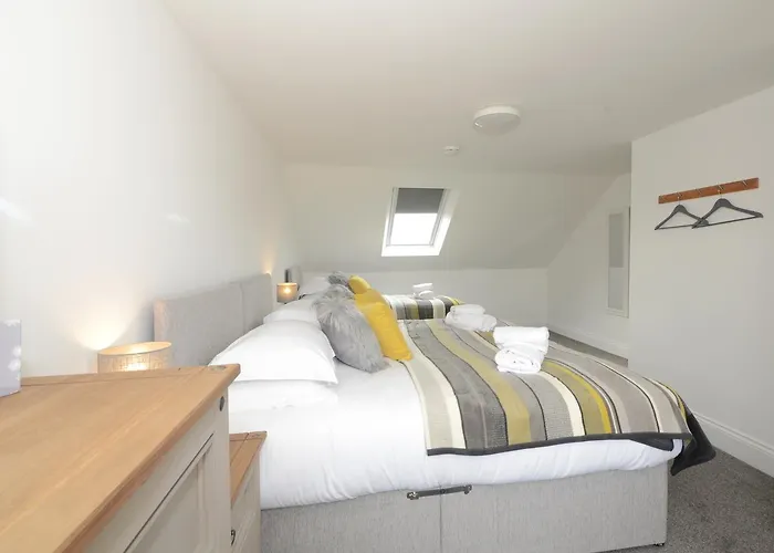 Boutique House- Spacious & Stylish With Free Parking Semesterbostad