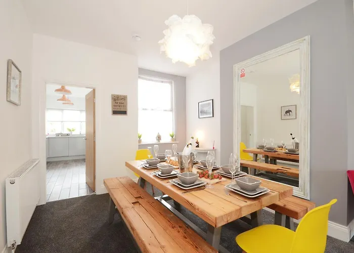 Boutique House- Spacious & Stylish With Free Parking Casa vacanze *